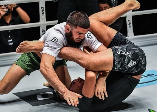 Strategies to manage the inverted guard in the Brazilian Jiu-Jitsu